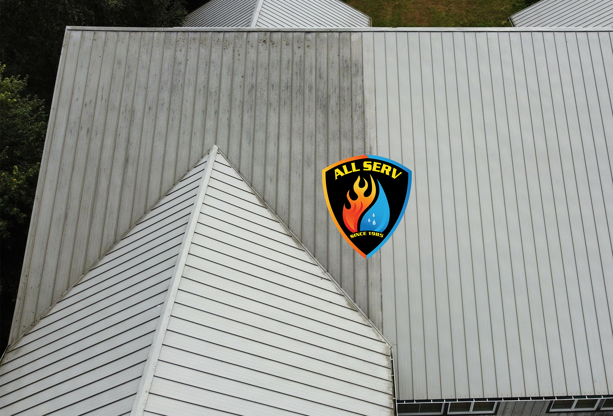 817E524E-FA5D-4637-AA8D-5E293AA0452C Metal roof before and after results of a Washington professional power washing company